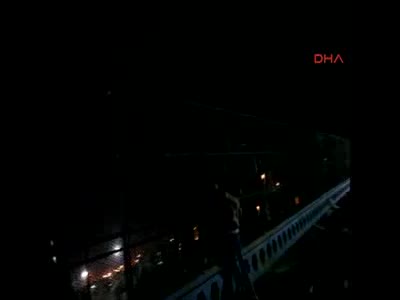 Bunalıma giren genç tren  garında intihara kalkıştı