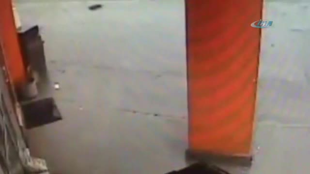Kasırga dehşeti kamerada