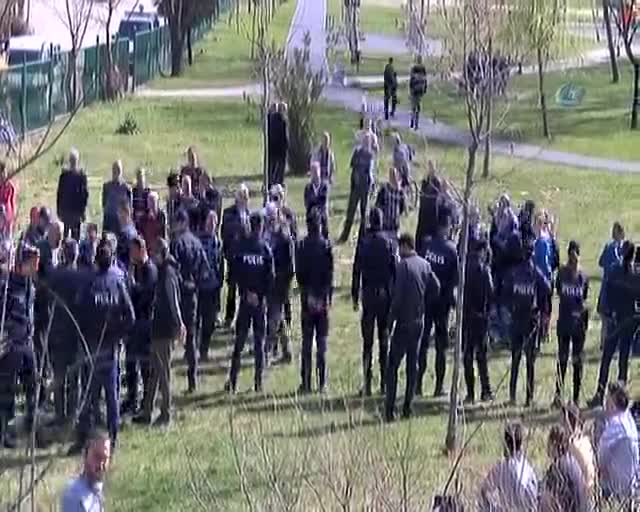 Bursa'da çocuk parkında baz istasyonu tepkisi!
