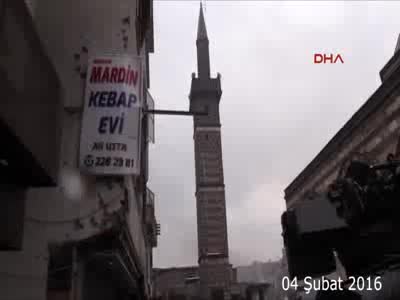 Diyarbakır Sur'da güvenlik güçlerinin vatandaşlara ve PKK'lı teröristlere çağrıda bulundu