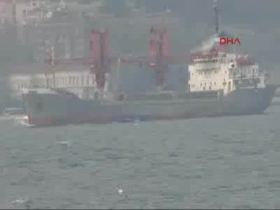 Rus gemisi İstanbul Boğazı'ndan geçti