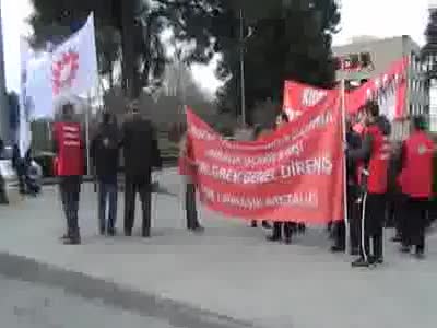 Bursa Mudanya'da işçiler kıdem tazminatı için yürüdü