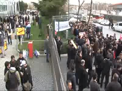 Zaman gazetesi önünde hareketlilik -3