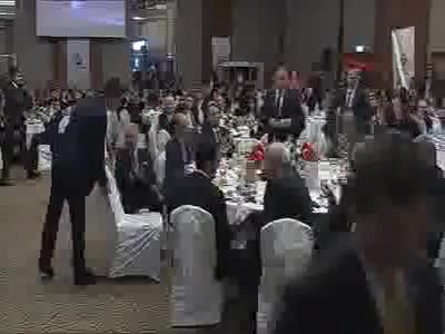Davutoğlu'ndan Çipras'a esprili seçim daveti