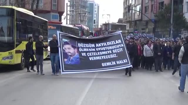 Bursa'da eşinin gözleri önünde katledildi! O davaya yüzlerce kişi akın etti!