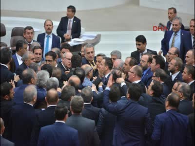 Meclis'te 'itiş kakışlı' bütçe kapanışı