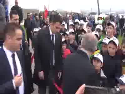 Efkan Ala: Türkiye'nin önüne çukurlar kazıyorla