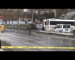 Patlama yerinde polis inceleme yapıyor