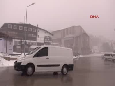 Bursa'da fırtına, deniz ulaşımını aksattı