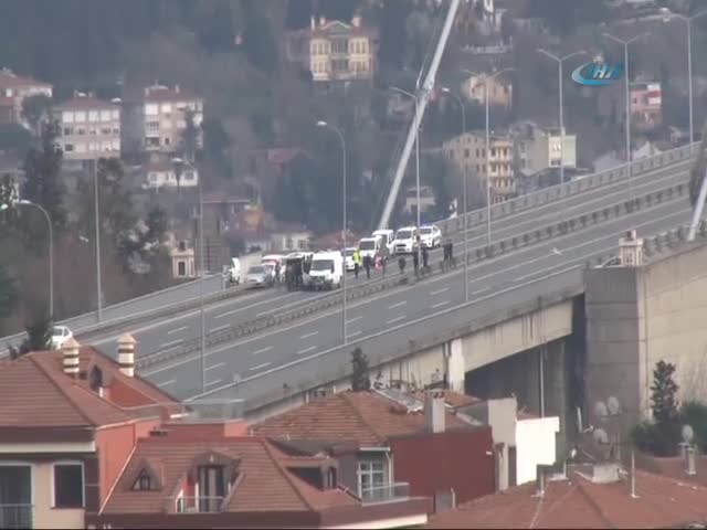 Boğaziçi Köprüsü "şüpheli araç" nedeniyle tamamen kapatıldı
