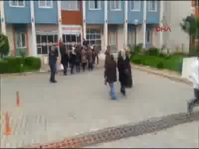 AK Partili kadınlardan 'cariye' benzetmesine suç duyurusu