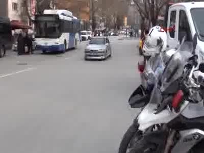 Ankara'da 'bomba saldırı olacak söylentisi' Tunalı Hilmi Caddesi'ni boşalttı
