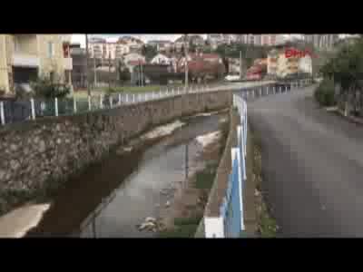 Kendini asan kadın son anda kurtarıldı