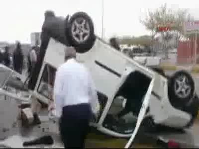 Şanlıurfa'da otomobil ile hafif ticari araç çarpıştı: 4 yaralı
