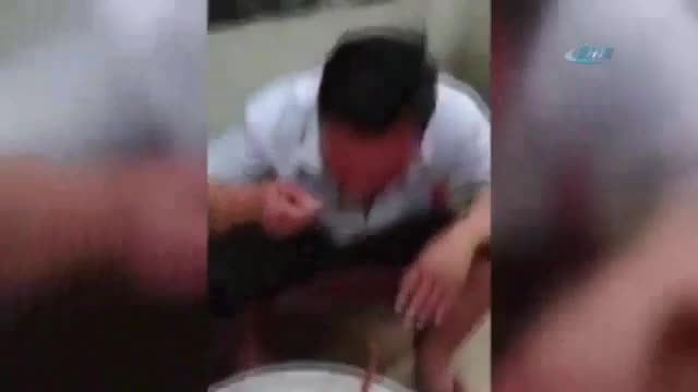 Balıkları canlı canlı yediler!