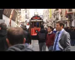 Patlamanın olduğu yere karanfil ve zeytin dalı bıraktılar