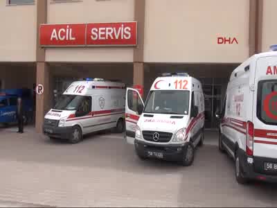 Çatı parçası okul bahçesine uçtu: 1 öğrenci yaralandı
