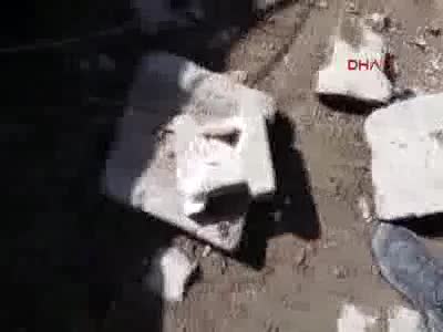Kilit taşa bomba döşemişler: Son anda fark edildi