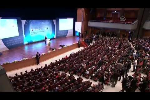 Erdoğan: "Ülkemizde 3 milyonu aşkın vatandaşımız olmayan kişiyi barındırıyoruz"