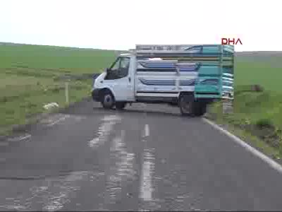 Şanlıurfa Siverek'te askeri aracın geçişi sırasında patlama 3 asker yaralı