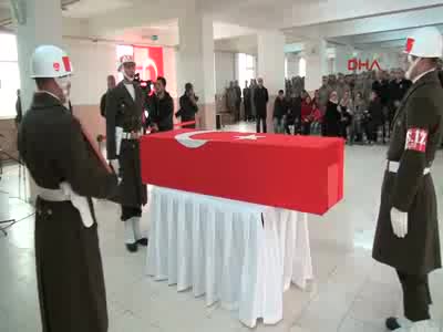Şehit Uzman Çavuş İbrahim Etiz'in cenazesi törenle memleketine uğurlandı