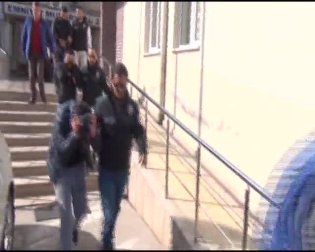 Bursa'da öğrencileri zehirleyen uyuşturucu tacirleri enselendi!