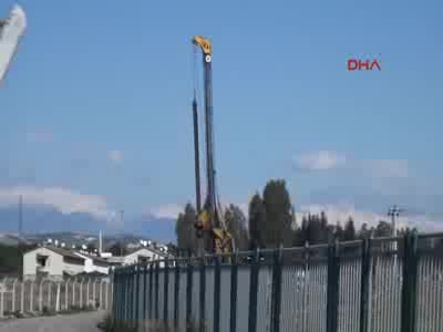 Köprü yaparken doğalgaz hattını patlattılar