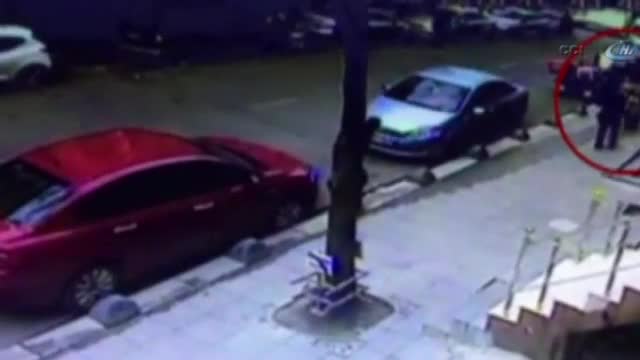 Ölen bebeğini metruk binaya bıraktı