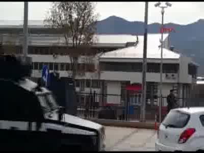Tunceli' de  Adliye binası çevresinde çatışma yaşandı