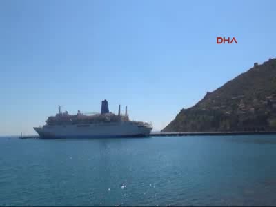 Alanya'ya turistler gemi ile geldi