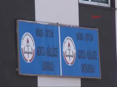 Niğde'de 12 kız öğrenciye tacizle suçlanan öğretmen tutuklandı