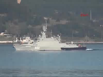 Rus savaş gemileri Çanakkale Boğazı'ndan geçti