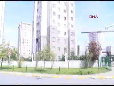 2 Polis evlerinde ölü bulundu
