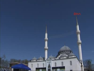 Görmez: İnancımızın reddettiği cinayetleri işleyen insanlar yüzünden asla başınızı öne eğmeyin