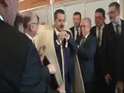Bakan Çelik, "Süt piyasasıyla oynayanla biz de oynarız"