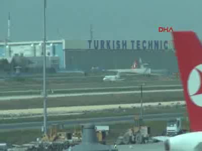 Ebru Gündeş konser için Antalya'ya uçtu