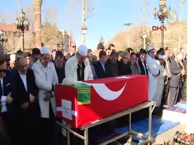 Başbakan Davutoğlu, Emin Acar'ın cenaze namazına katıldı