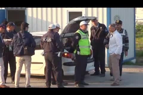 Bursa'da yolda bulduğu yaralı koyunu polise teslim etti