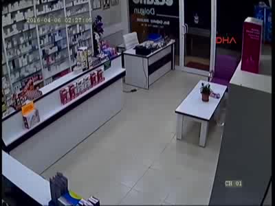 Osmaniye'de, tüfekle eczane soygunu
