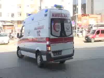 TIR'ın çarptığı motorsiklette sürücü koca yaralı eşi  öldü