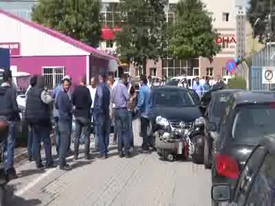 Uyuşturucu şüphelisi polis aracına çarpınca yakalandı
