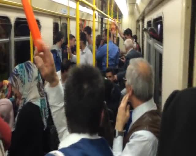 Bursa'da metro arıza yapınca yolcular büyük panik yaşadı!
