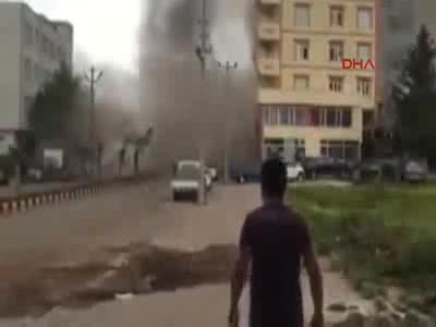 Kilis' te patlamanın ardından yaşananların amatör kamera görüntüleri