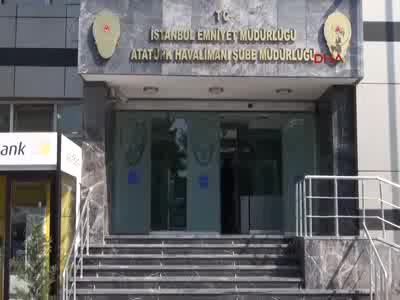 Uçakta hırsızlık yapmaya teşebbüs eden yolcular kabin memurlarının dikkati sayesinde yakalandı
