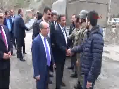 CHP heyeti güvenlik gerekçesiyle Yüksekova'ya giremedi