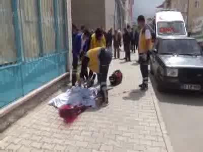 Aşkına karşılık bulamayınca av tüfeğiyle intihar etti