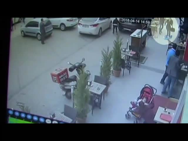 Şiddetten kaçarken balkona çıkan kadın böyle vuruldu