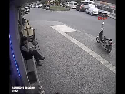 Hemzemin geçitte, trenin çarptığı yaya öldü