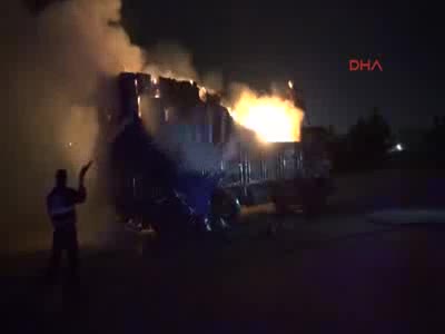 Bursa'da 3 araç kundaklandı