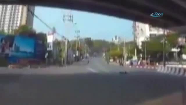 Viyadükten aşağı uçtu!